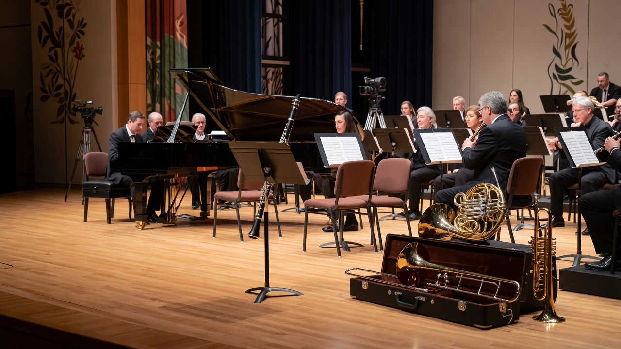 Newark Symphony Opens Its Sixtieth Season With University Musicians and a Guest Oboist